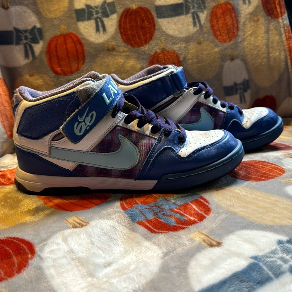 Woman’s Nike 6.0